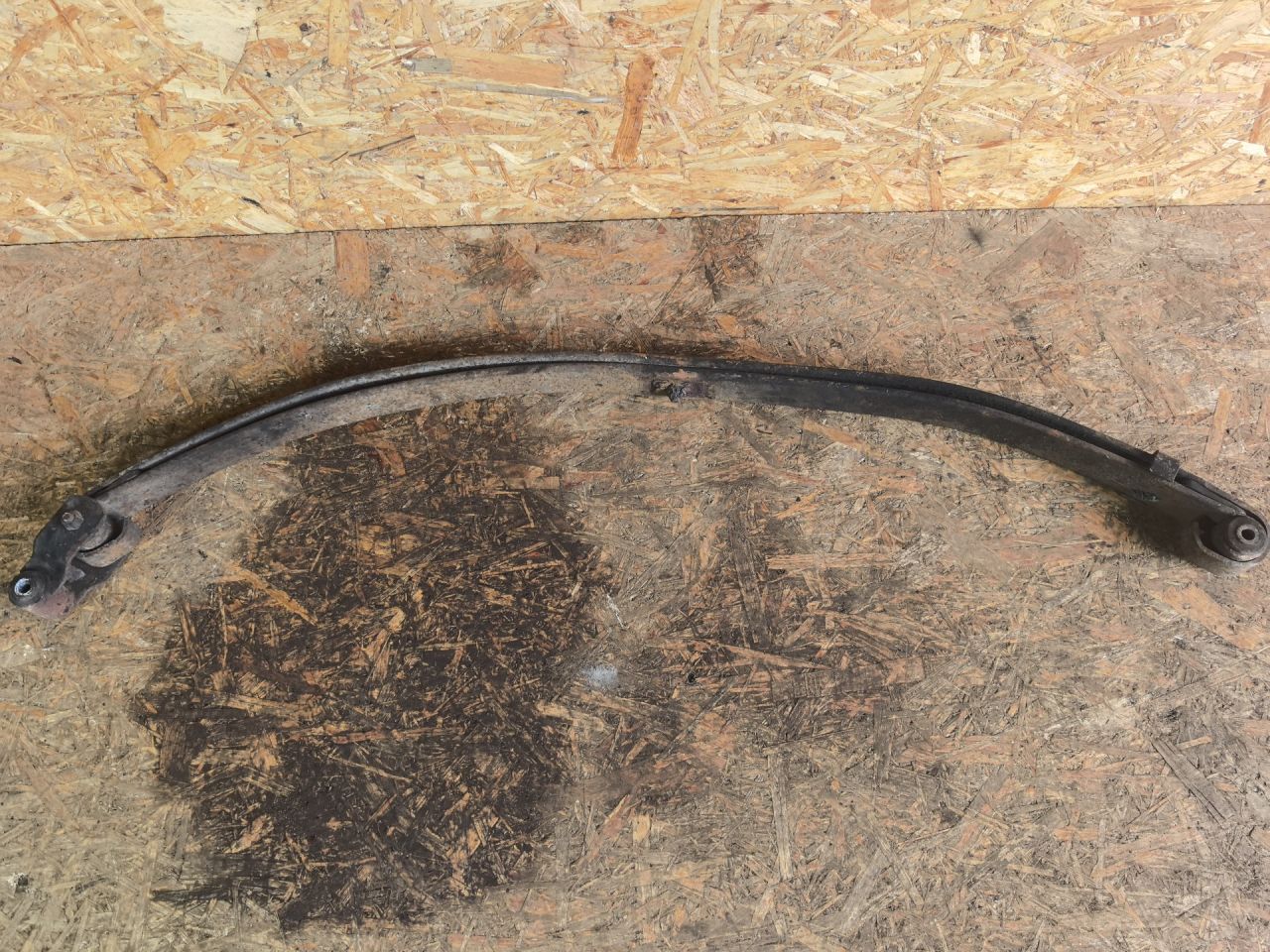 рессора передняя Mercedes-Benz T1 207-210D W601 1995, 2.3 л., дизель, МКПП, микроавтобус - фото №1