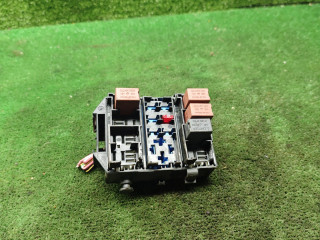 блок предохранителей Renault Laguna 2 поколение 2002, 1.9 л., DCi, дизель, 6МКПП, хетчбэк 5 дв.