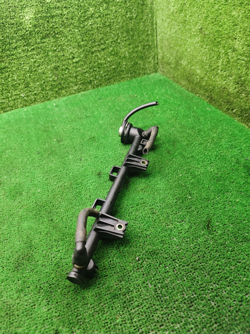 топливная рампа Citroen Xsara 1 поколение 1998, 1.8 л., бензин, МКПП, хетчбэк 5 дв., 9627765680 - фото №1