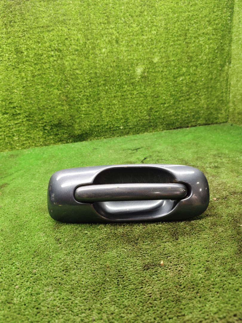 ручка наружная задняя правая Chrysler Voyager 4 поколение 2002, 2.4 л., бензин, МКПП, минивэн - фото №1