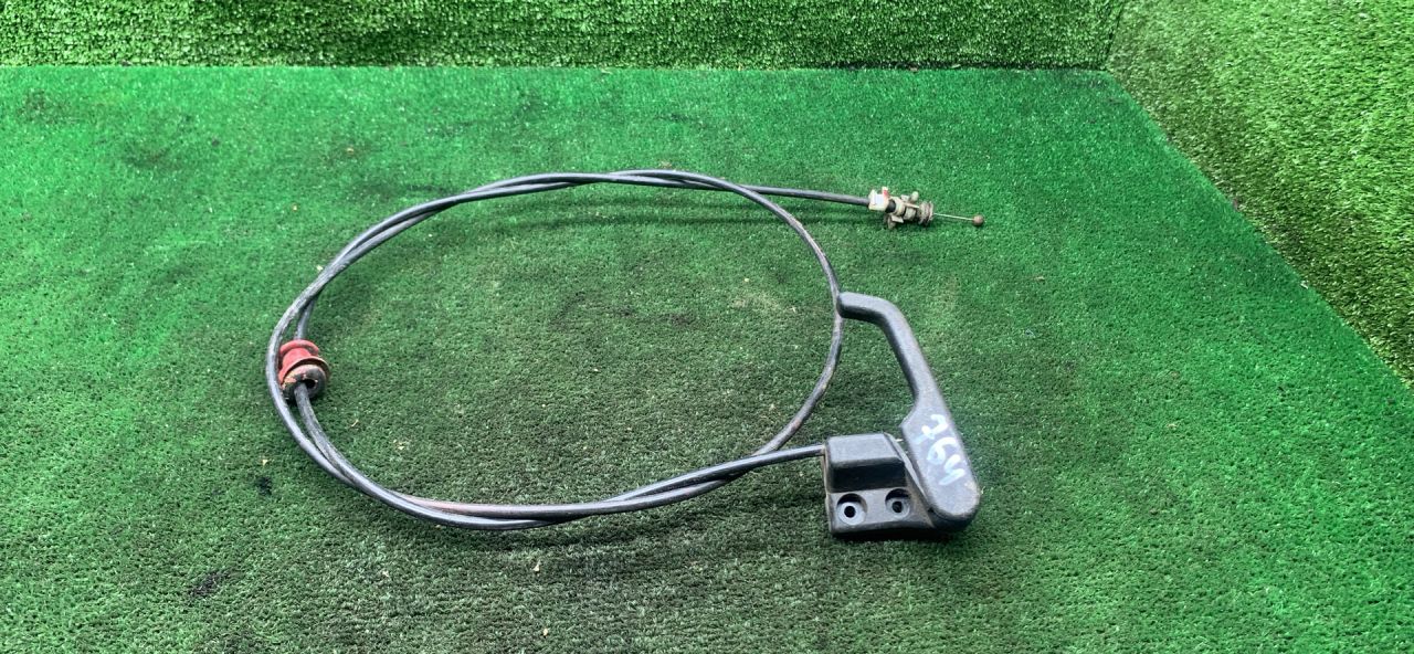 трос капота Volkswagen Golf 2 поколение 1989, 1.3 л., бензин, МКПП, хетчбэк 3 дв. - фото №1