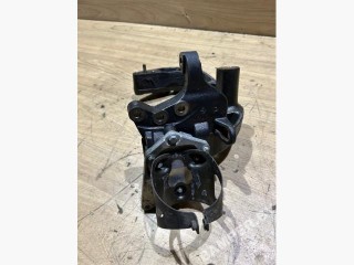 кронштейн топливного фильтра Mercedes-Benz Vito W638 2000, 2.2 л., дизель, 6112331804