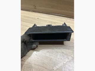 вещевой ящик центральной консоли Mercedes-Benz E-Класс W210 [рестайлинг] 2001, 2.0 л., бензин, 2106830091