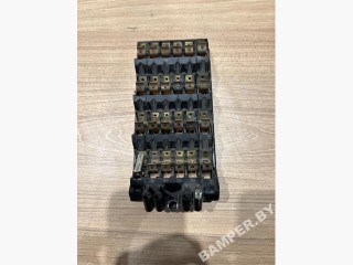 блок предохранителей Mercedes-Benz W124 1 поколение 1993, 1245400150