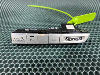 Кнопка парктроника Audi A8 D4 [рестайлинг] 2016, 3.0 л., CREC, бензин, АКПП, седан, 4H0820911C, 4H1959674DM