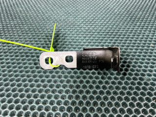 крепление ( кронштейн ) крыла Audi A5 F5 2018, 2.0 л., CVKB, бензин, АКПП, лифтбэк, 8W6821433