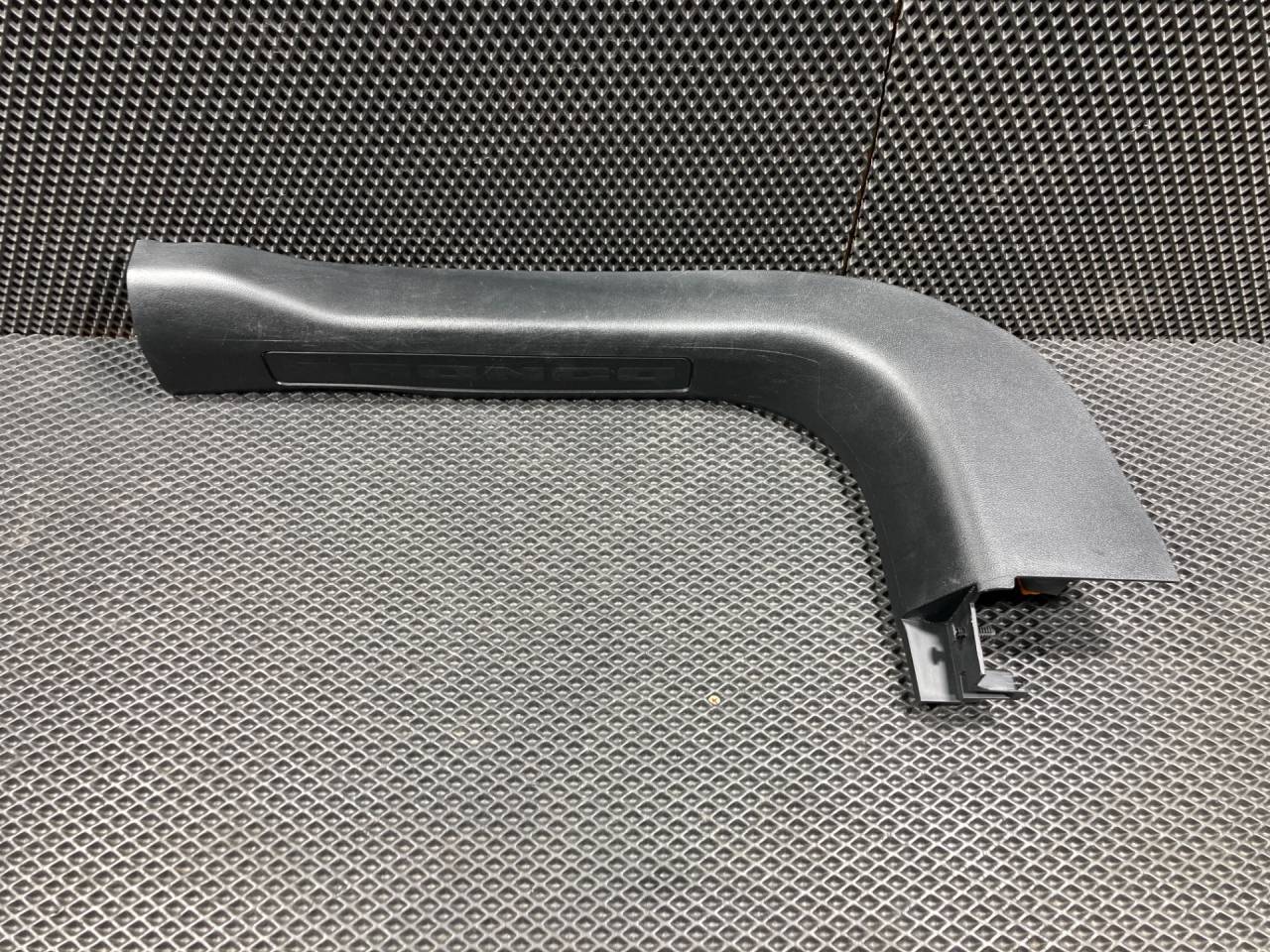 накладка на порог внутренняя Ford Bronco Sport 1 поколение 2020, 1.5 л., бензин, АКПП, внедорожник 5 дв., M1PBS13200AC - фото №1