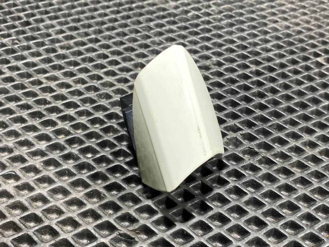 ручка наружная Mercedes-Benz M-Класс W166 2015, 4.7 л., M 278.928, бензин, АКПП, внедорожник 5 дв., A2047600420 - фото №1