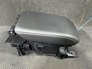 подлокотник Honda Accord 11 поколение 2025, 1.5 л., L15B, бензин, вариатор, седан, 8340030A, 8340330A