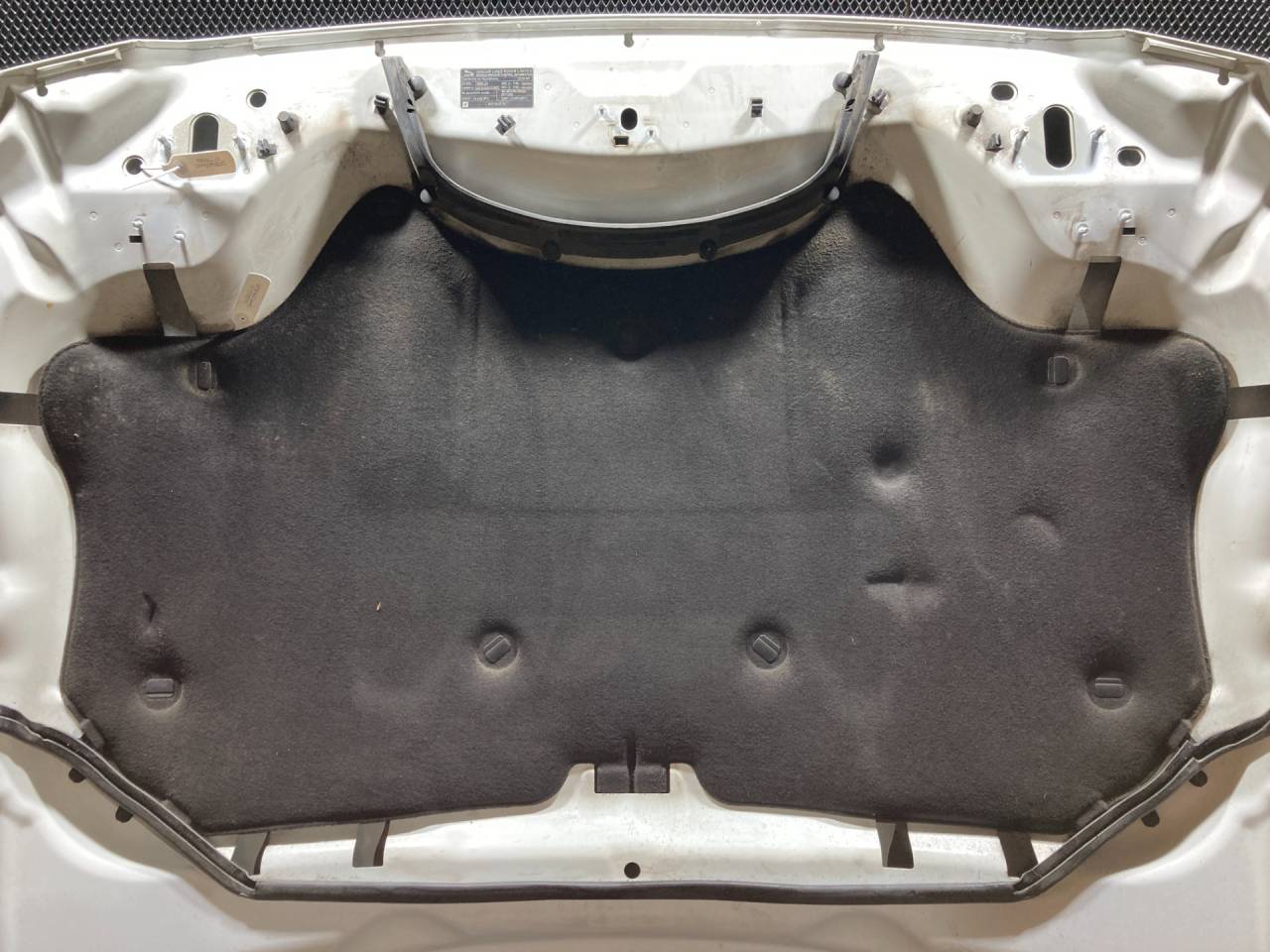 шумоизоляция капота Jaguar XF X260 2018, 3.0 л., AJ 126, бензин, АКПП, T2H3078 - фото №1