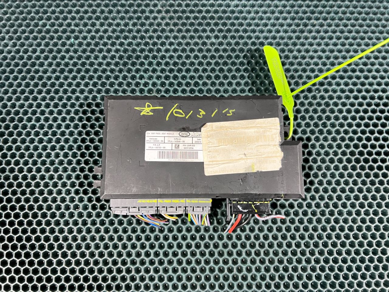 блок управления сиденьем Land Rover Range Rover Sport 2 поколение 2014, 5.0 л., 508PS, бензин, АКПП, внедорожник 5 дв., DPLA-14C546-BA, FPLA-14C548-BB, FPLA-14E703-BB, LR074678, LR061882 - фото №1