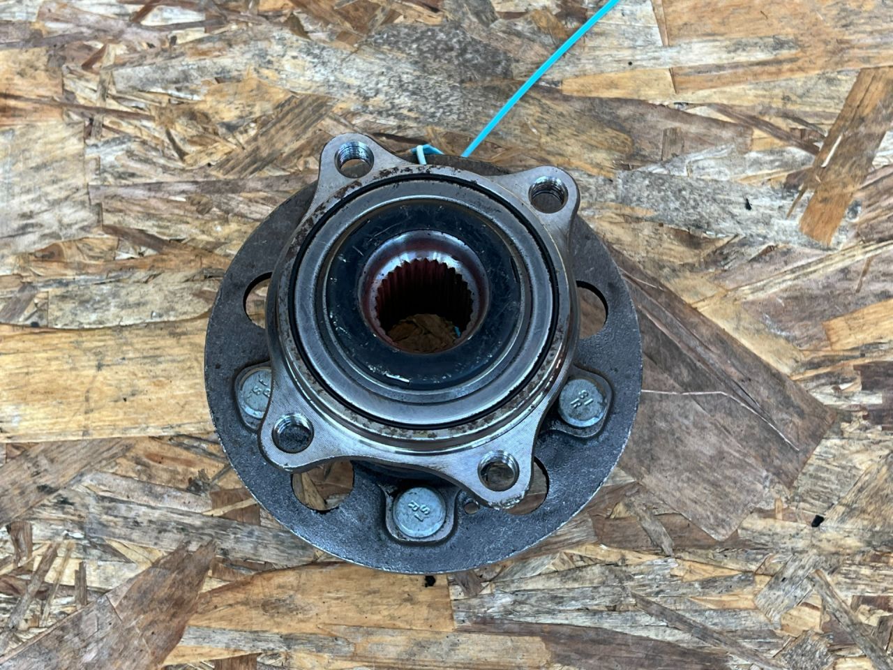 ступица задняя Genesis G70 1 поколение 2019, 2.0 л., G4KL, бензин, АКПП, седан, 51750-J5500 - фото №1