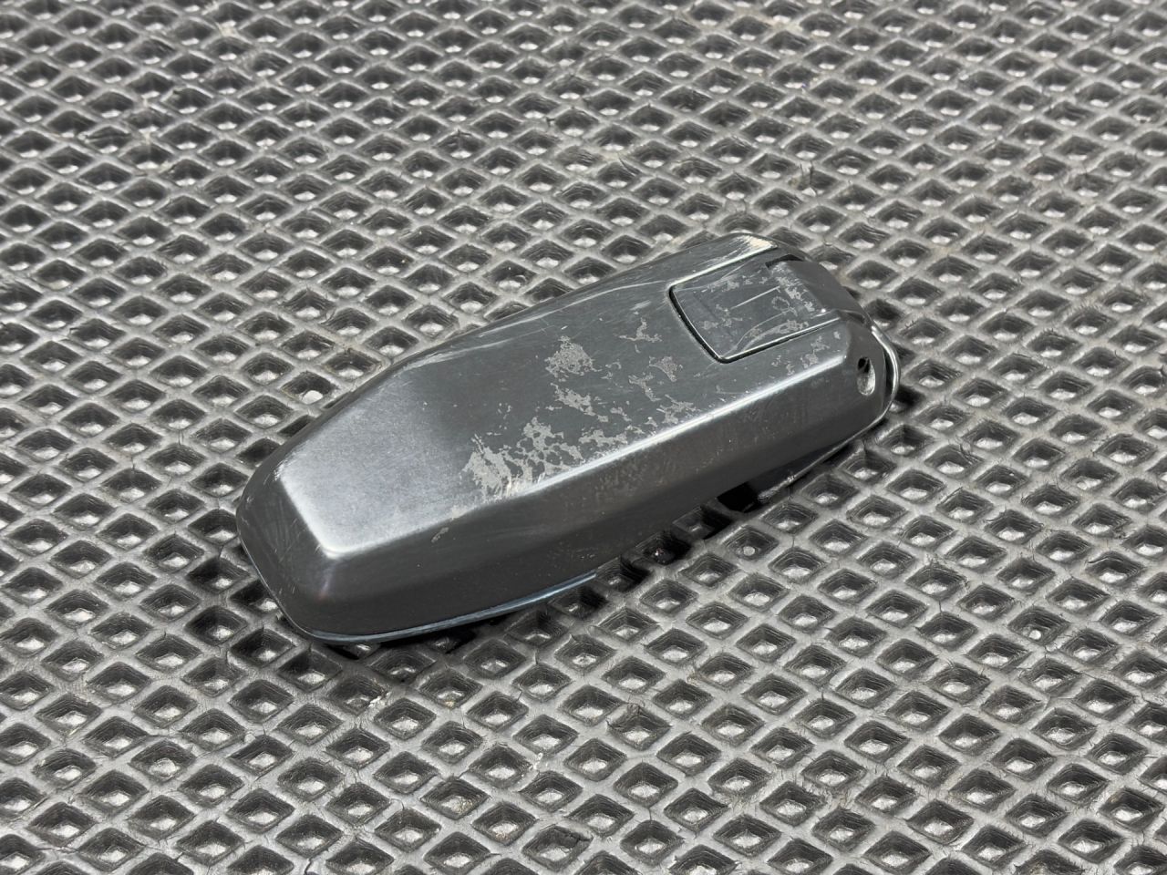 петля крышки багажника Ford Bronco Sport 1 поколение 2021, 1.5 л., бензин, АКПП, внедорожник 5 дв. - фото №1