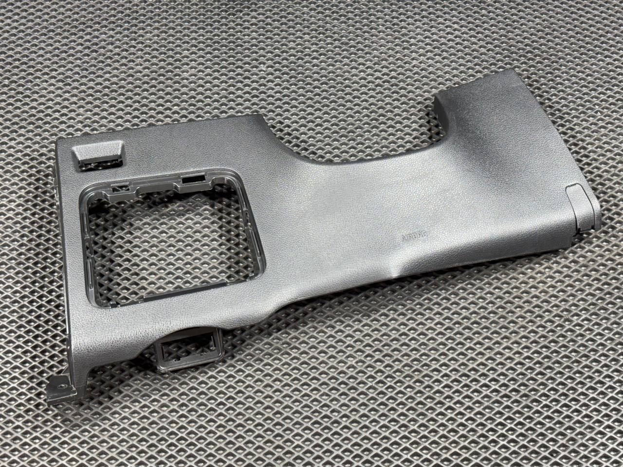 накладка на торпедо (консоль) Kia K5 3 поколение 2022, 1.6 л., G4FP, бензин, АКПП, 84750-L3000, 84750-L3100 - фото №1