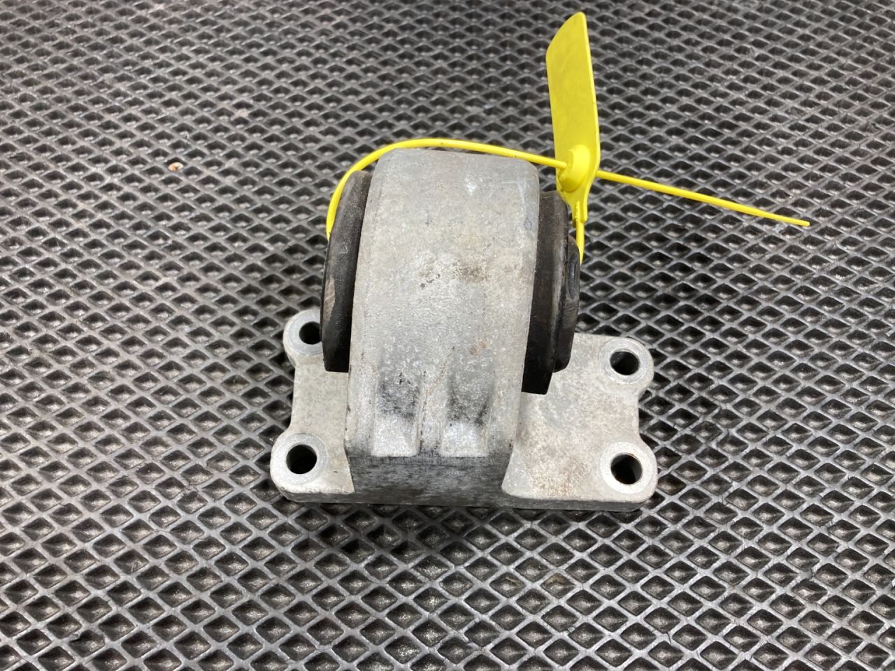 подушка крепления КПП Land Rover Range Rover Sport 2 поколение 2017, 5.0 л., 508PS, бензин, АКПП, внедорожник 5 дв., 5H226068AB, IAF500021, IAF500060, LR092039, LR098750 - фото №1