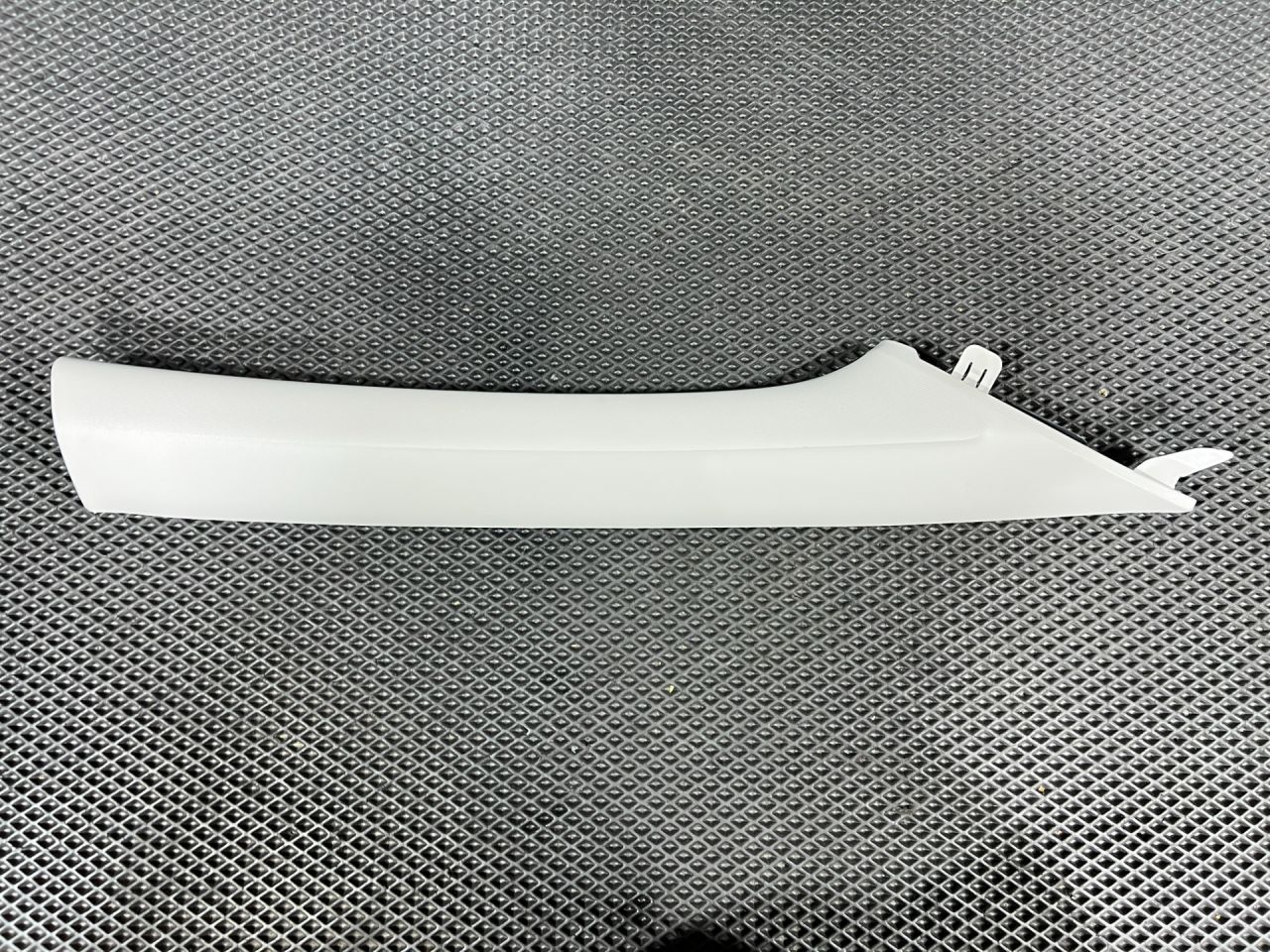 обшивка стойки Hyundai Tucson 4 поколение 2024, 2.5 л., бензин, АКПП, внедорожник 5 дв., 85820-CW000MMN - фото №1