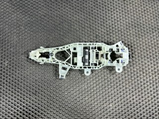 скелет ручки двери передней левой Chevrolet Trax 2 поколение 2024, 1.2 л., LIH, бензин, АКПП, внедорожник 5 дв., передний привод, 42803027