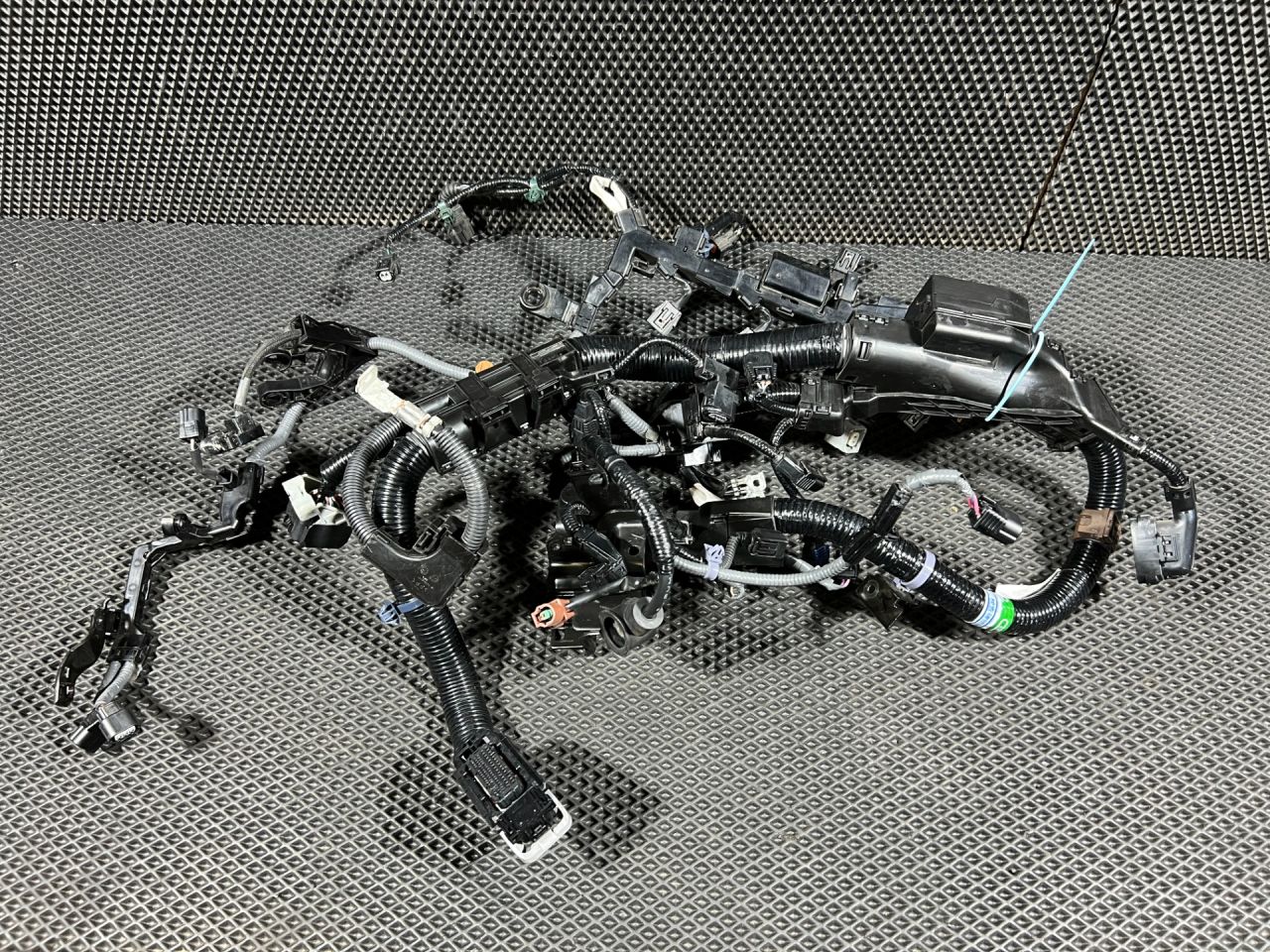 проводка двигателя Honda CR-V 6 поколение 2025, 1.5 л., L15B, бензин, АКПП, внедорожник 5 дв., 3211068AA700A, 68A3211068AA700A - фото №1