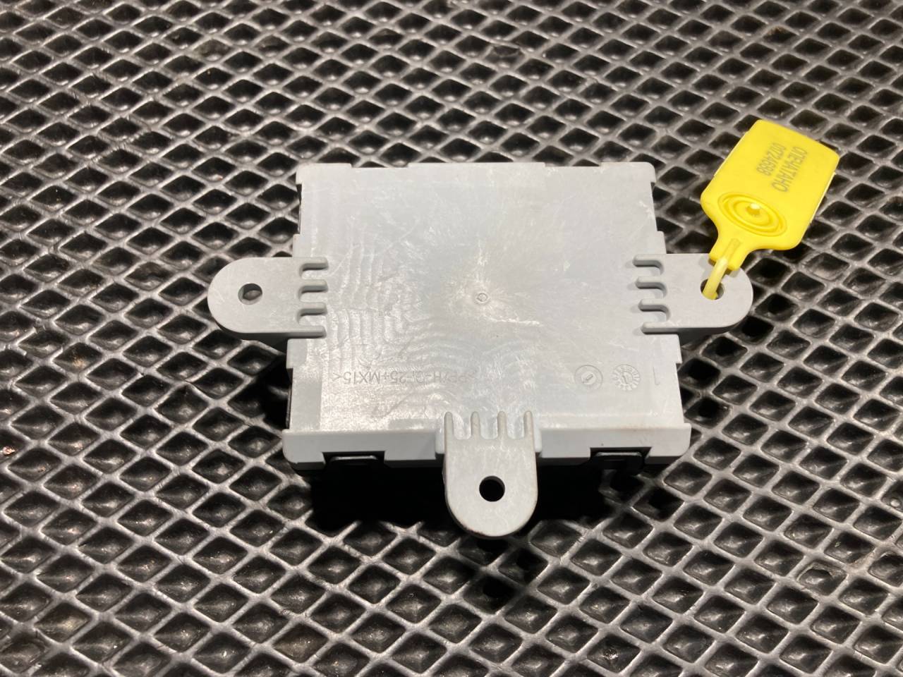 модуль управления двери Land Rover Range Rover Sport 2 поколение 2017, 3.0 л., 306PS, бензин, АКПП, внедорожник 5 дв., HK83-14D617-BB, T4N6272, T4N13285, LR083615 - фото №1