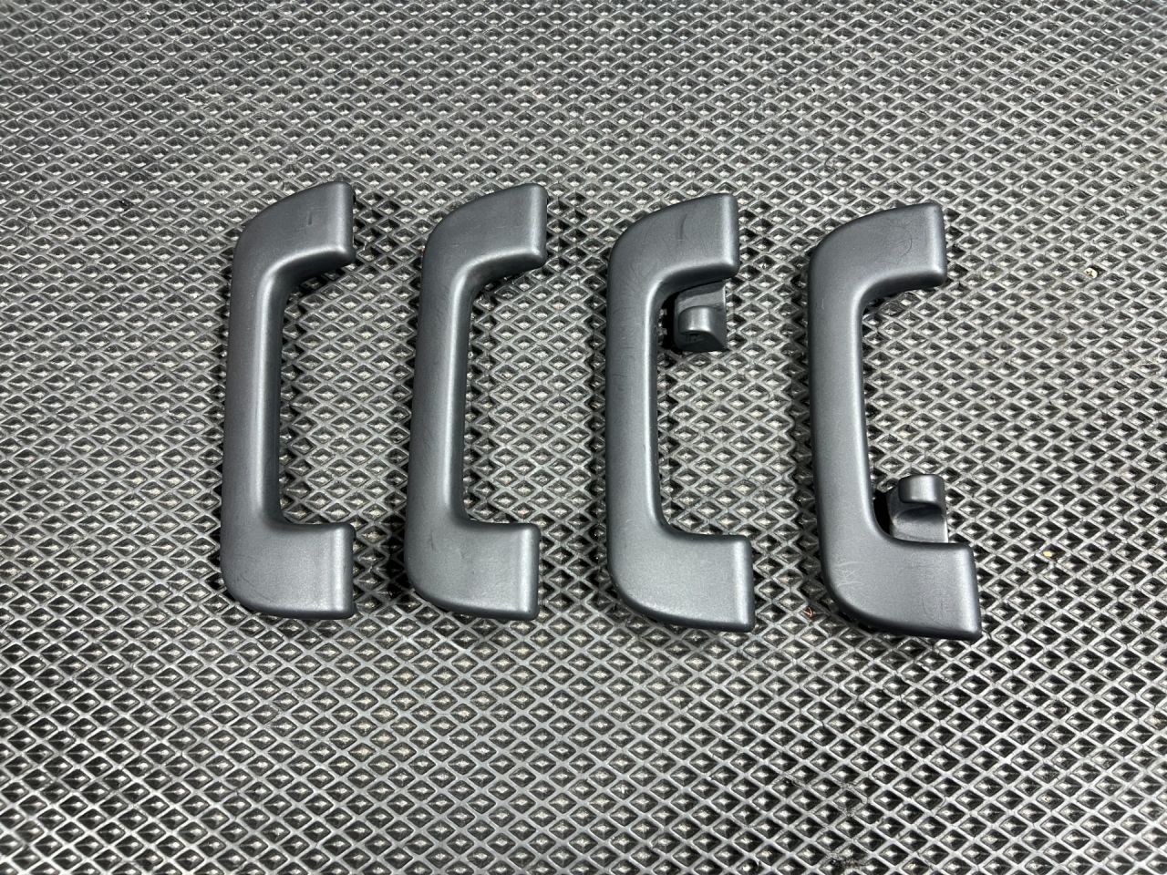 ручка внутренняя потолочная Audi A8 D4/4H 2012, 4.2 л., CDRA, бензин, АКПП, седан, 4H0857607B - фото №1