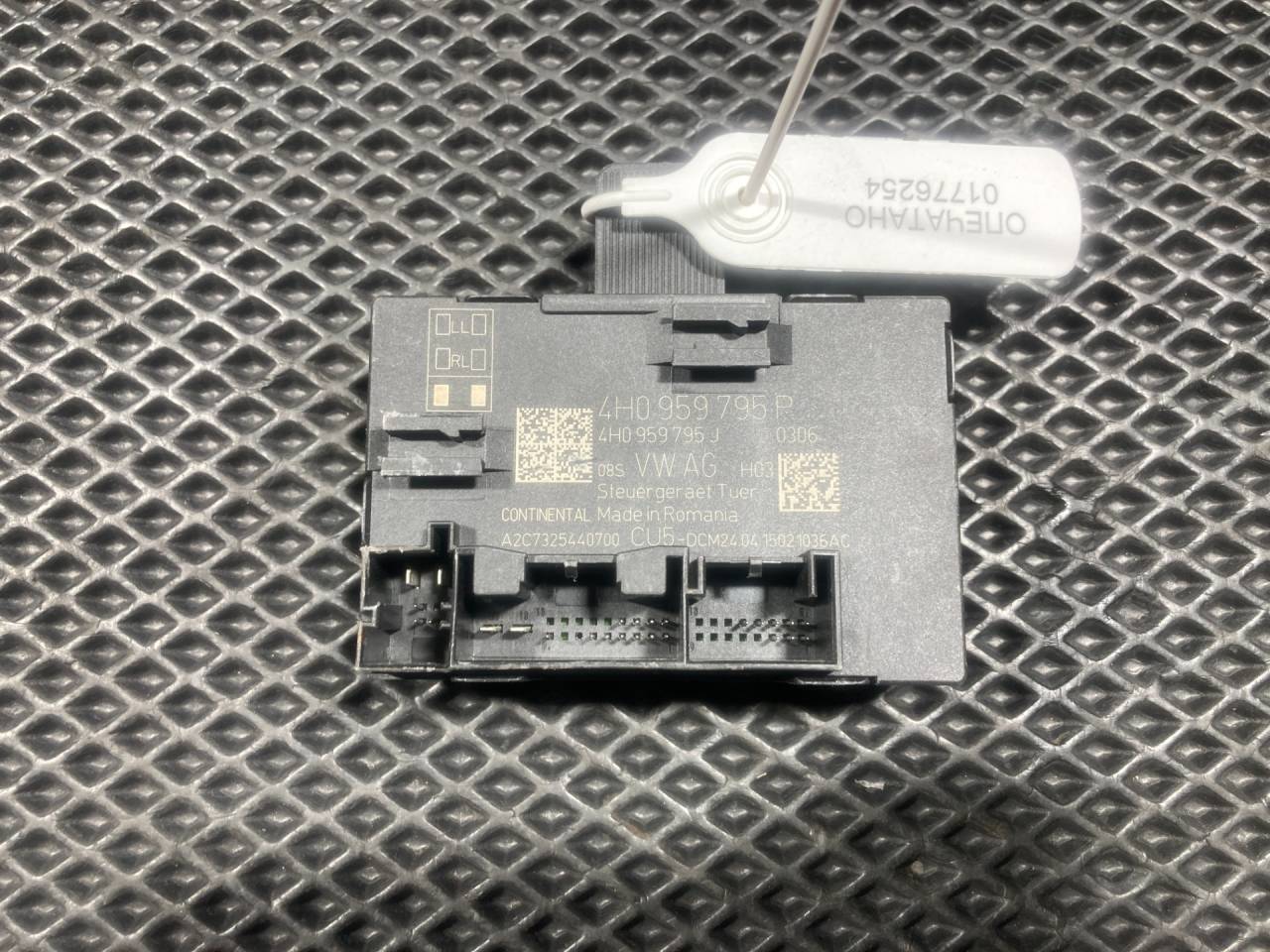 модуль управления двери Porsche Macan 1 поколение 95B 2015, 3.0 л., MCT.MA, бензин, АКПП, внедорожник 5 дв., 4H0959795P, 4H0959795J - фото №1