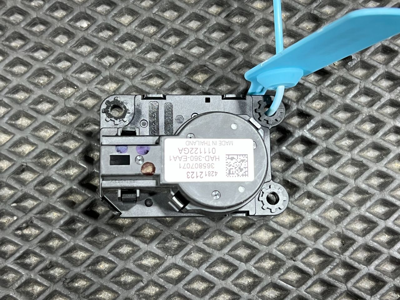 моторчик заслонки печки Buick Envista 1 поколение 2024, 1.2 л., бензин, АКПП, внедорожник 5 дв., 42812123 - фото №1