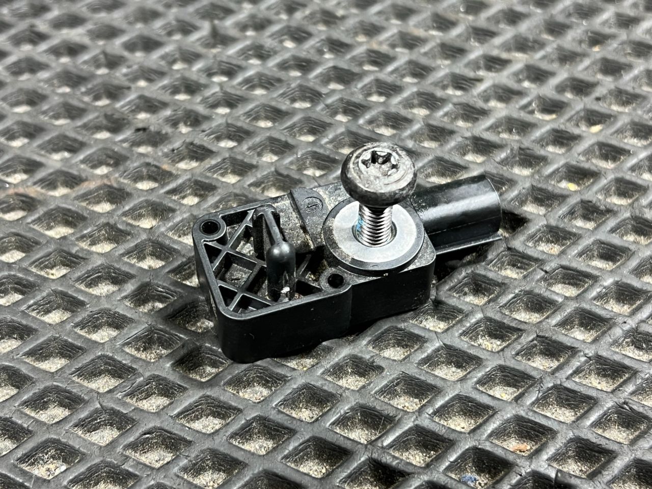 датчик удара Buick Envista 1 поколение 2024, 1.2 л., бензин, АКПП, внедорожник 5 дв., 13544408 - фото №1