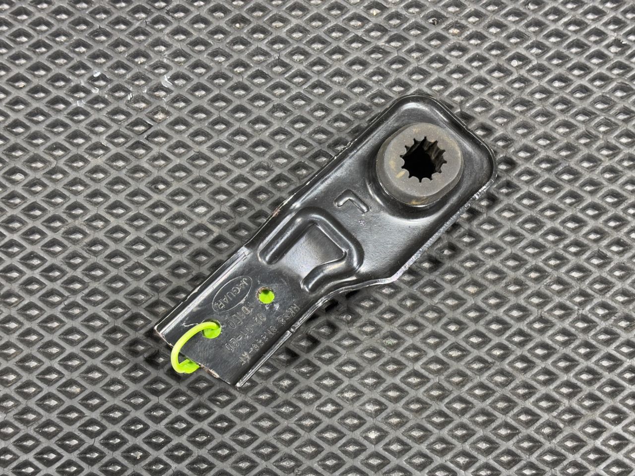 кронштейн радиатора Jaguar F-Pace 1 поколение 2018, 3.0 л., 306PS, бензин, АКПП, внедорожник 5 дв., HK838K336AF, T4A3353, T4A37055 - фото №1