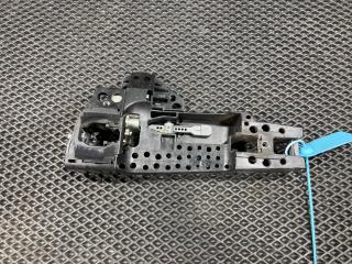 скелет ручки двери задней левой Audi A8 D4/4H [рестайлинг] 2013, 4.2 л., CDRA, бензин, АКПП, седан, 4H0837885