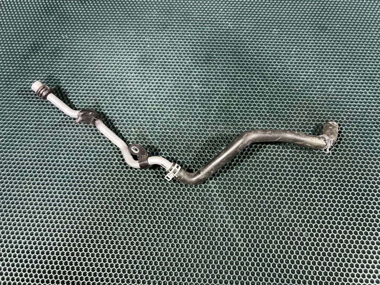 трубка охлаждающей жидкости Audi S6 C8 2019, 3.0 л., бензин, АКПП, седан, 4K0121071J - фото №1