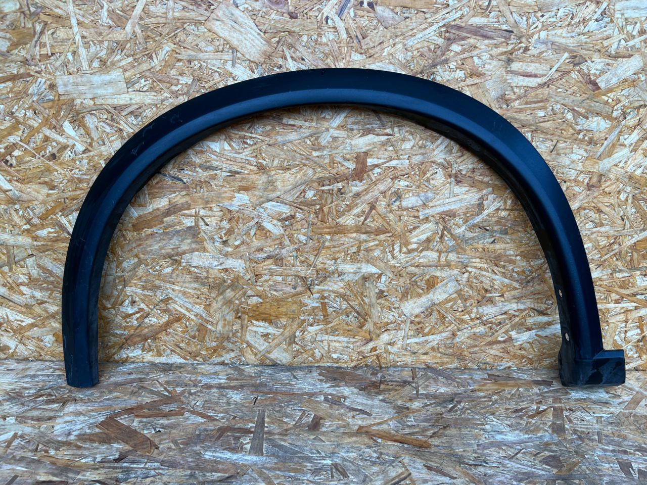 накладка колесной арки передний левый Nissan Rogue T33 2022, 1.5 л., бензин, внедорожник 5 дв., 638616RR1A - фото №1