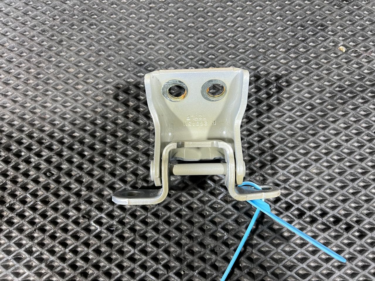 петля двери Honda Accord 11 поколение 2025, 1.5 л., L15B, бензин, вариатор, седан, 67420-T2F-A02ZZ - фото №1