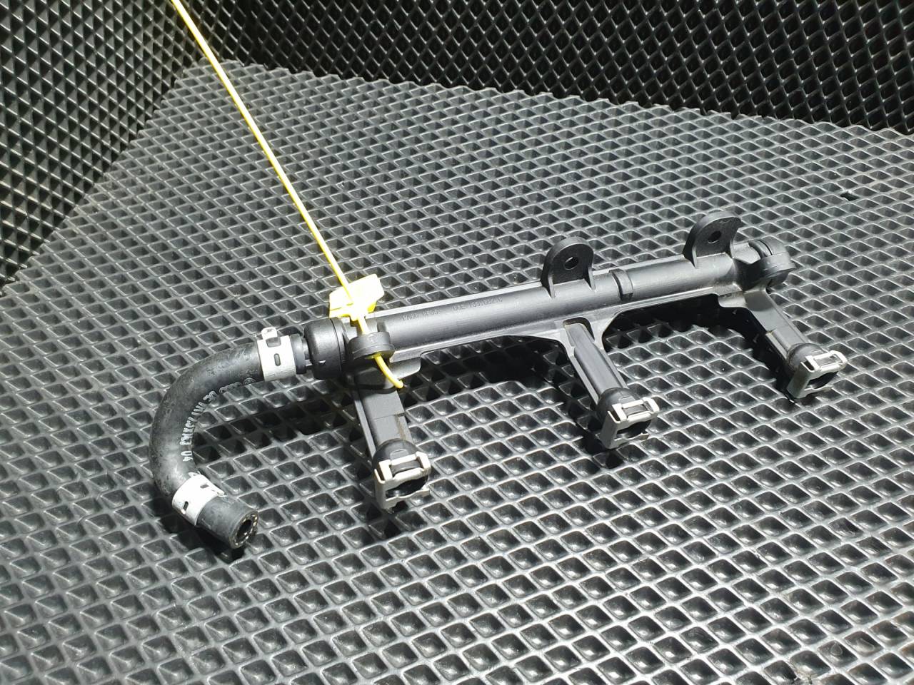 топливная рампа Audi Q7 4M 2017, 3.0 л., CREC, бензин, АКПП, внедорожник 5 дв., 06E133682C - фото №1