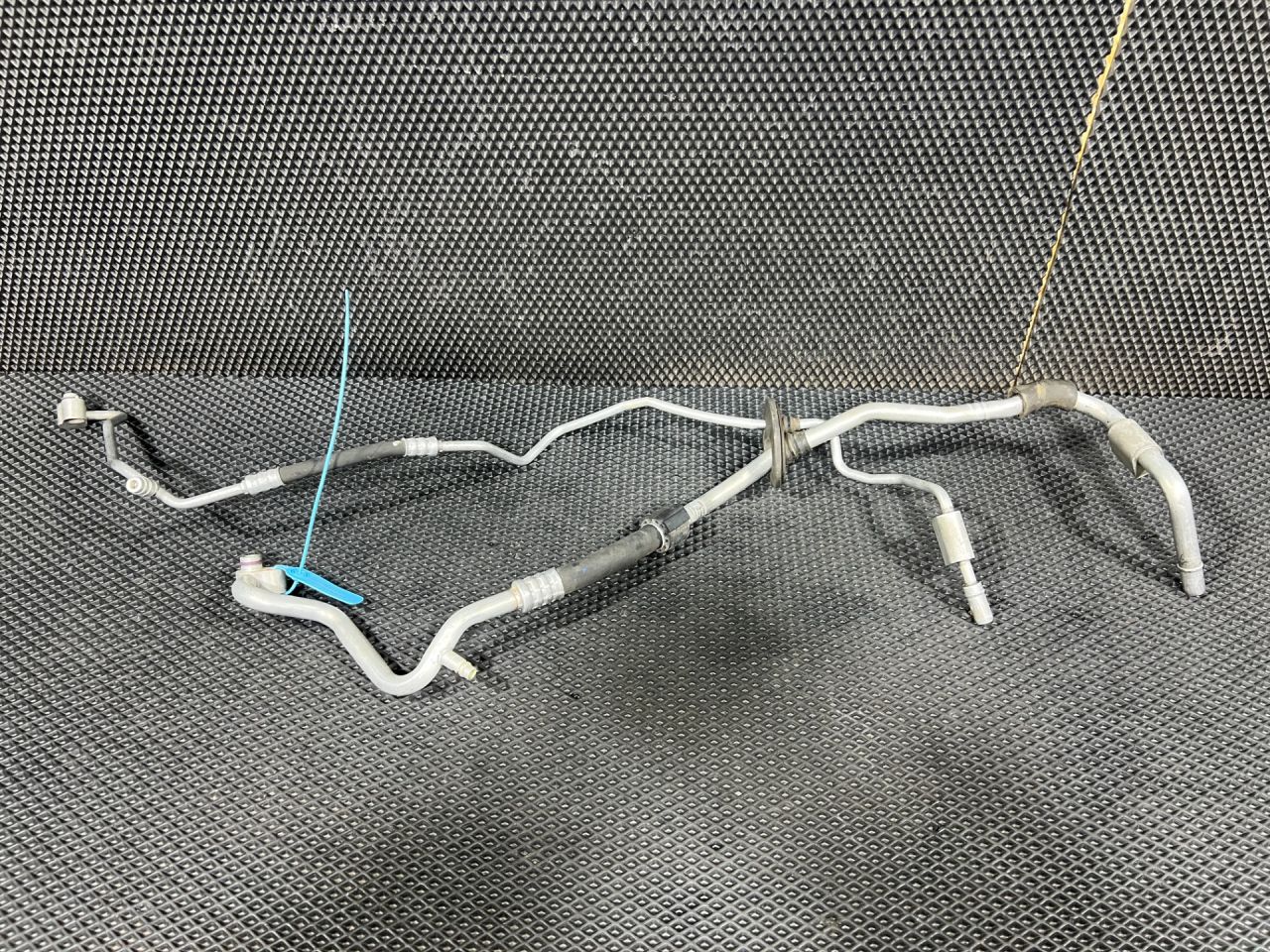 трубка кондиционера Audi S8 D4 2013, 4.0 л., CGTA, бензин, АКПП, седан, 4H1260713N - фото №1