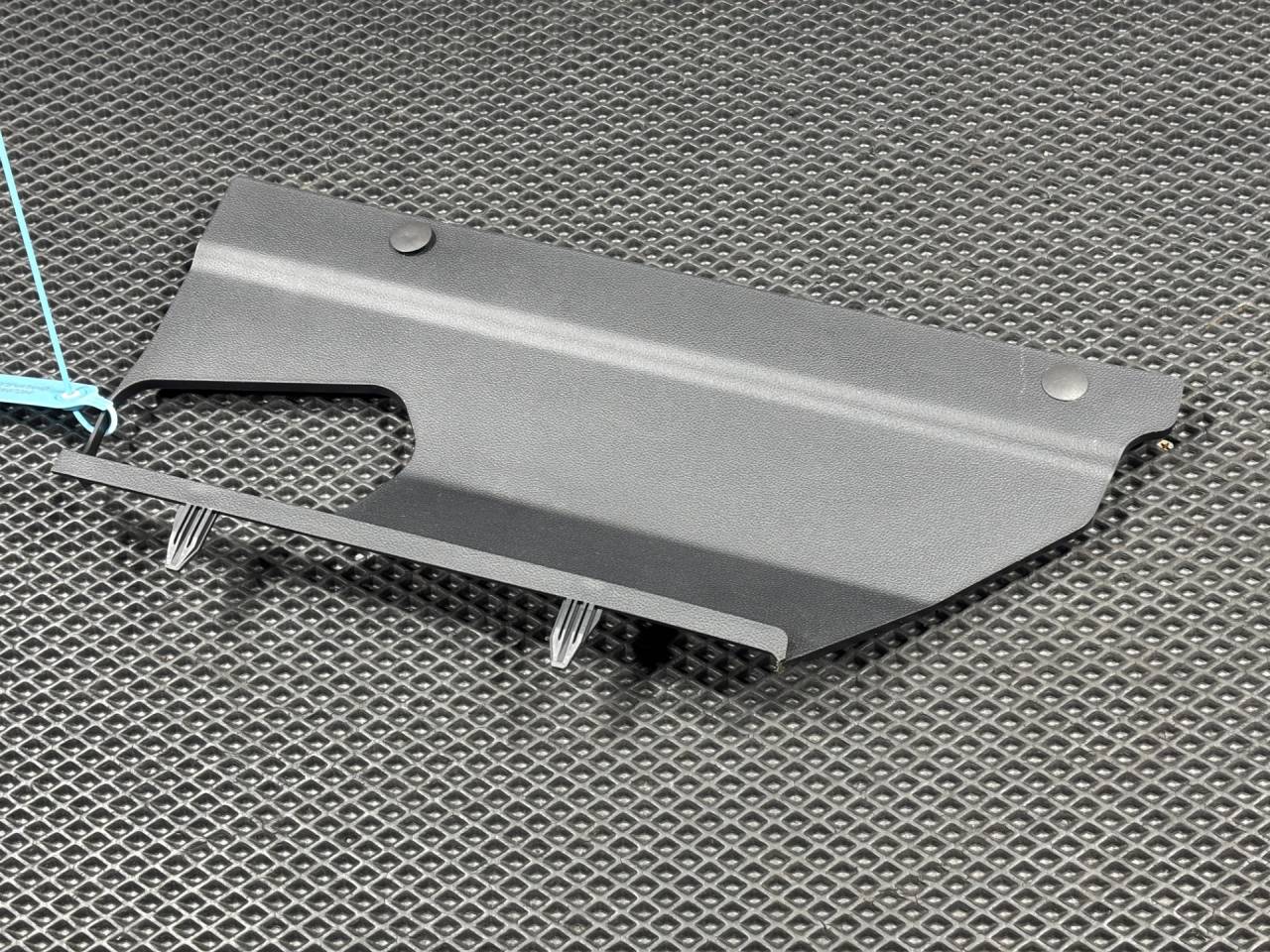 накладка на торпедо (консоль) Ford Bronco Sport 1 поколение 2021, 1.5 л., бензин, АКПП, внедорожник 5 дв., M1PBS044C99AA3JAG, M1PB-S044C99-A - фото №1