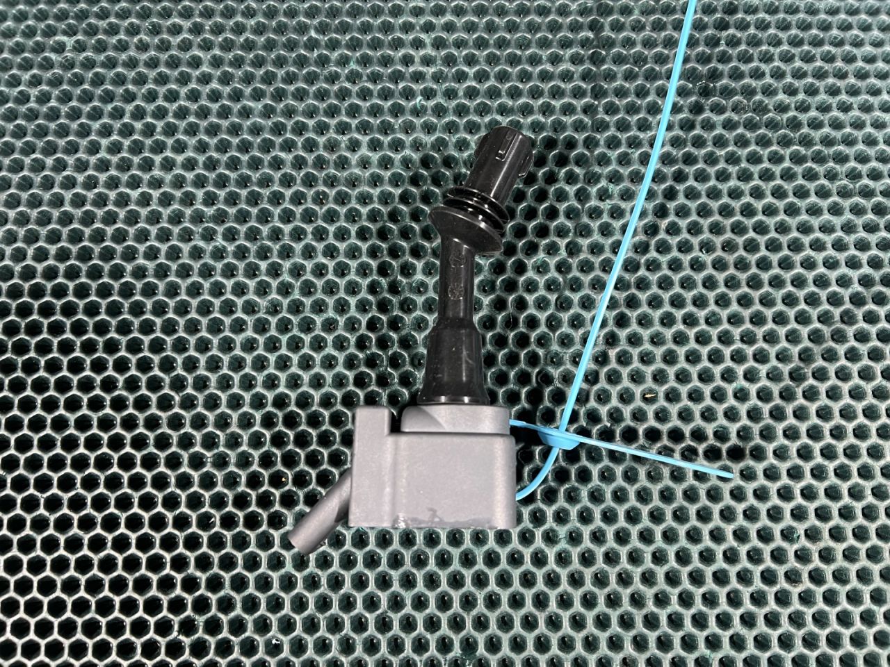 катушка зажигания Chevrolet Trax 2 поколение 2023, 1.2 л., бензин, АКПП, внедорожник 5 дв., 77870004 - фото №1