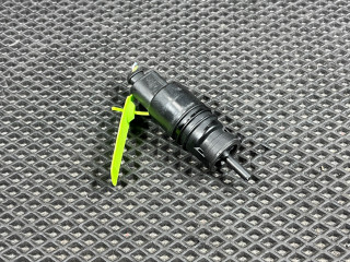 насос (моторчик) омывателя стекла Porsche Panamera 970 [рестайлинг] 2015, 4.8 л., M 48.20, бензин, АКПП, хетчбэк 5 дв., 3020175