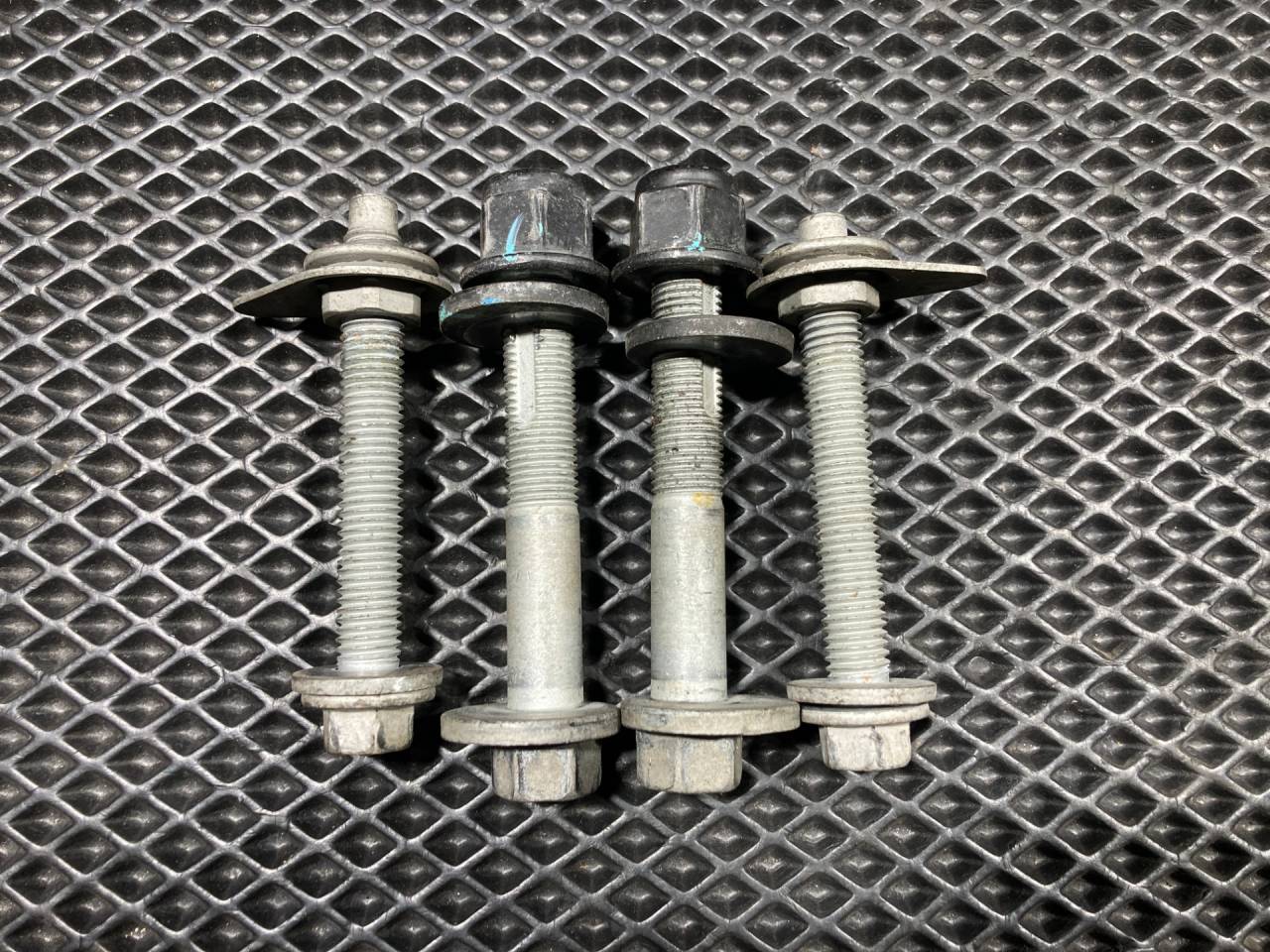 болт развальный Ford Bronco Sport 1 поколение 2020, 1.5 л., бензин, АКПП, внедорожник 5 дв. - фото №1