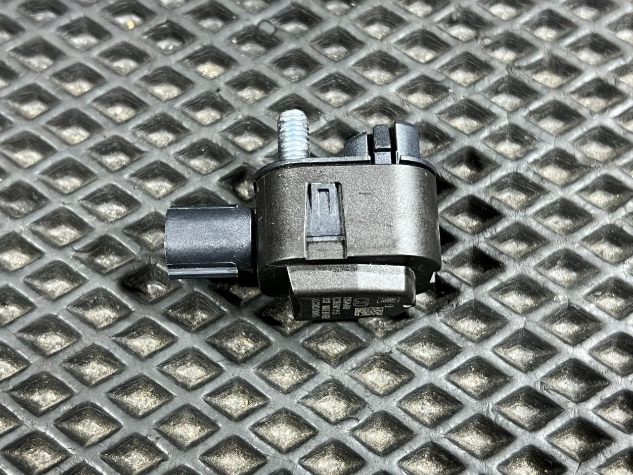 датчик удара Buick Envista 1 поколение 2024, 1.2 л., бензин, АКПП, внедорожник 5 дв., 13544409 - фото №1