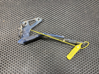 петля капота правая Audi Q7 4L 2008, 4.2 л., BAR, бензин, внедорожник 5 дв., 4L0823302