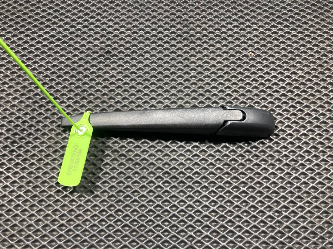 щеткодержатель задний Land Rover Discovery Sport 1 поколение L550 2016, 2.0 л., 204PT, бензин, АКПП, внедорожник 5 дв., LR062820 - фото №1