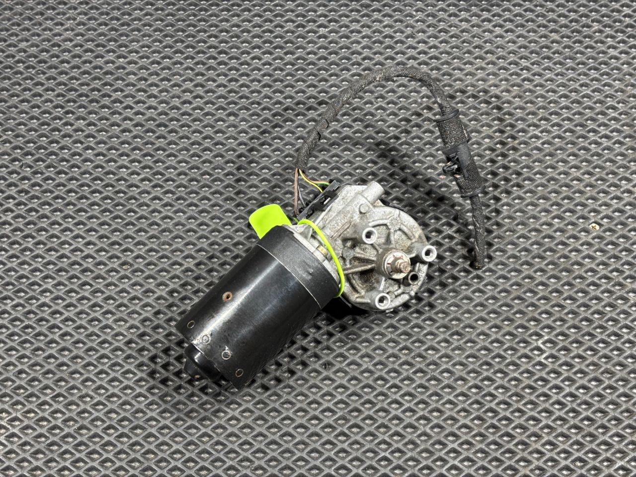 моторчик передних стеклоочистителей (дворников) Porsche 911 997 2009, 3.8 л., бензин, АКПП, 99762410500, 0390241386 - фото №1