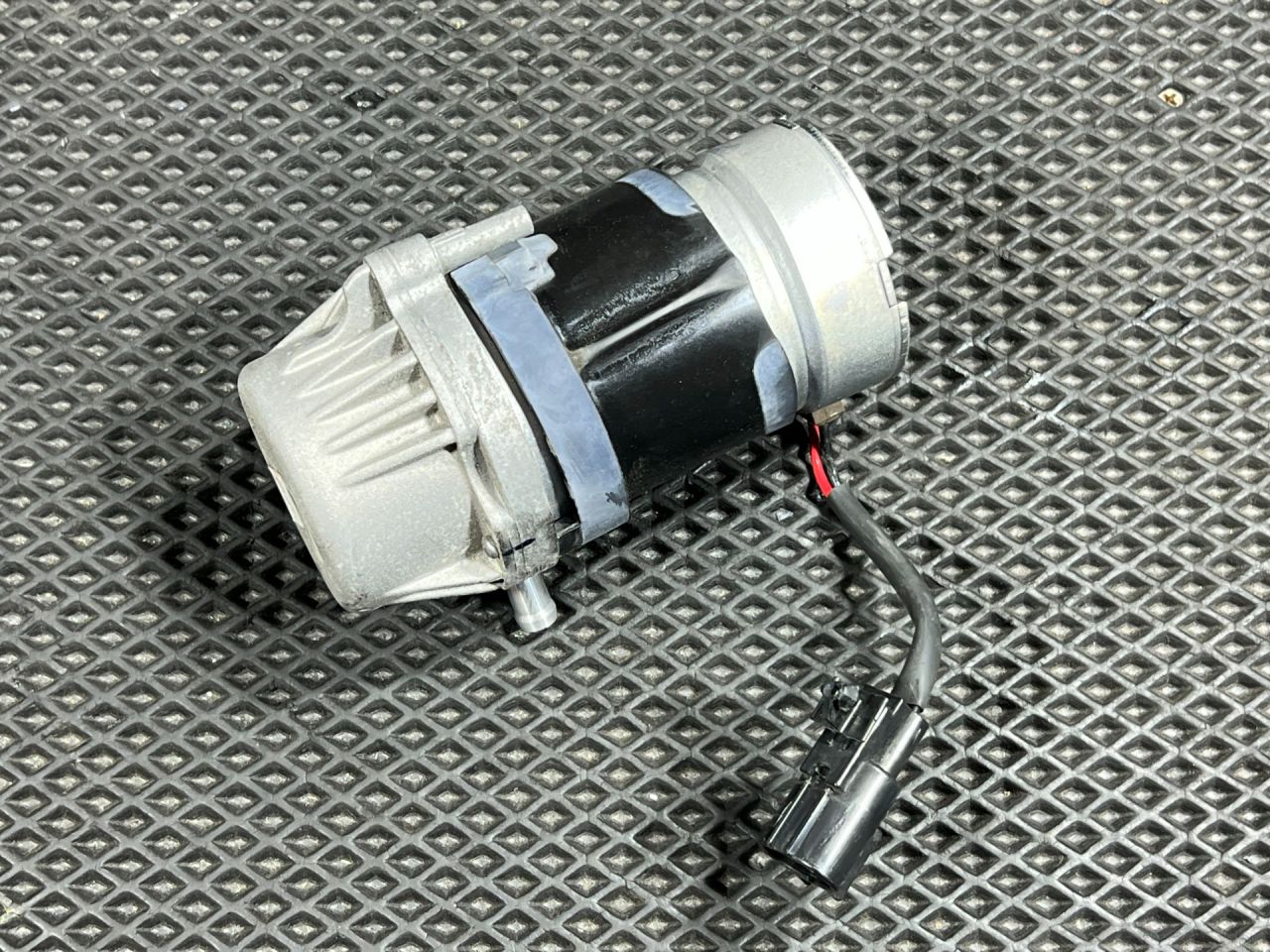 насос вакуумный Genesis G70 1 поколение 2019, 2.0 л., G4KL, бензин, АКПП, седан, 59220-J5000 - фото №1