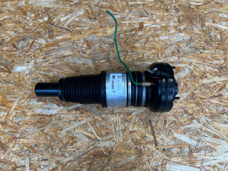 пневмостойка передняя Porsche Macan 1 поколение [2-й рестайлинг] 2022, 2.9 л., DGR, бензин, АКПП, внедорожник 5 дв., 95B616039S