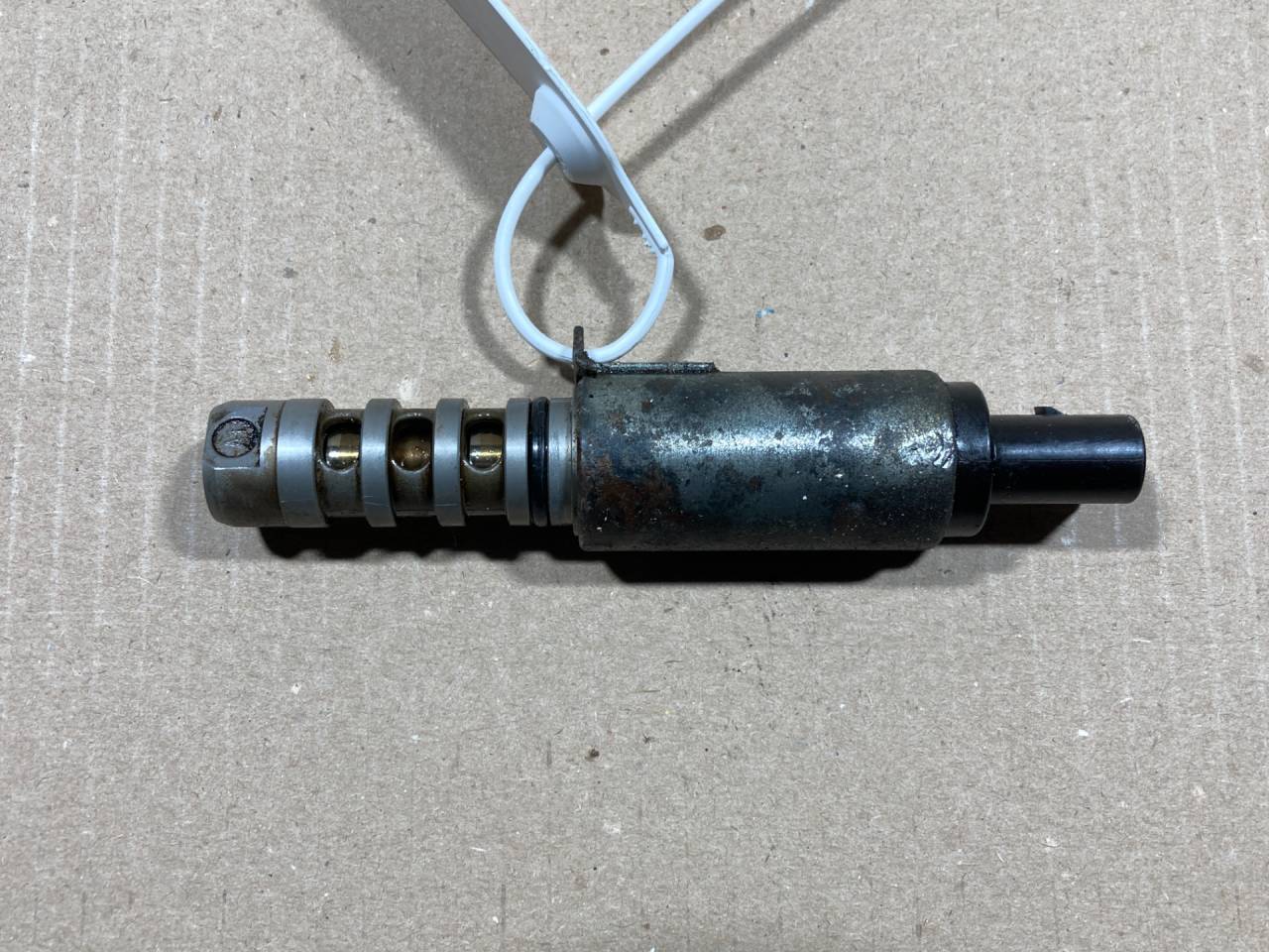 электромагнитный клапан Audi Q7 4L 2007, 4.2 л., BAR, бензин, АКПП, внедорожник 5 дв., 06E109257J, 06E109257P, 06E109257F - фото №1