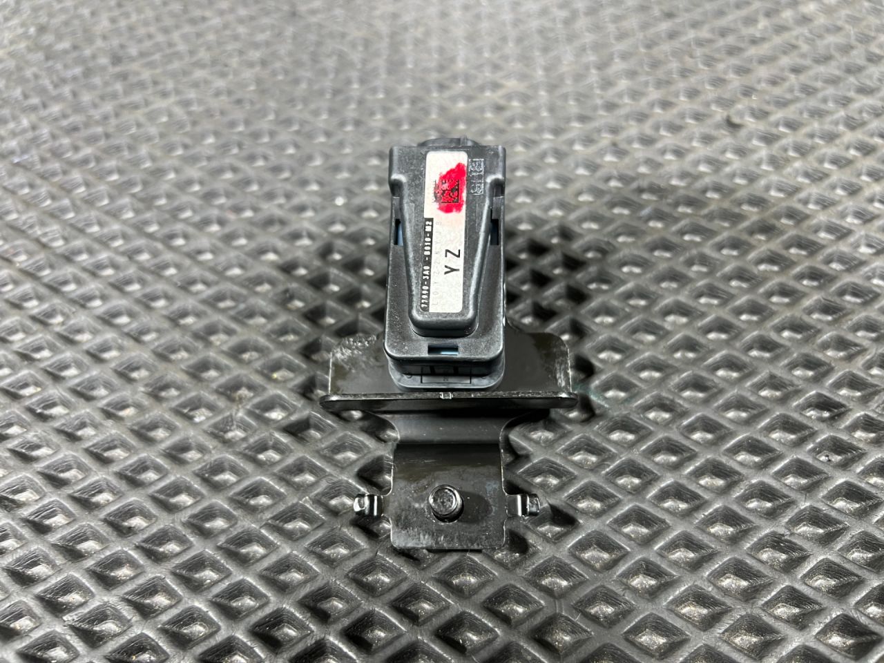 датчик удара Honda CR-V 6 поколение 2025, 1.5 л., L15B, бензин, АКПП, внедорожник 5 дв., 77990-3A0 - фото №1