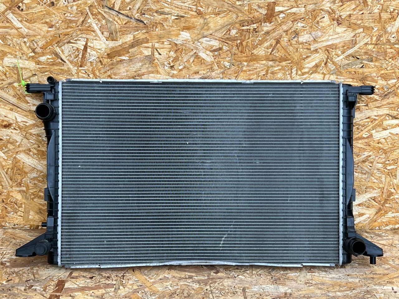 радиатор (основной) Audi A6 C8 2019, 3.0 л., АКПП, седан, 8W0121251AB - фото №1