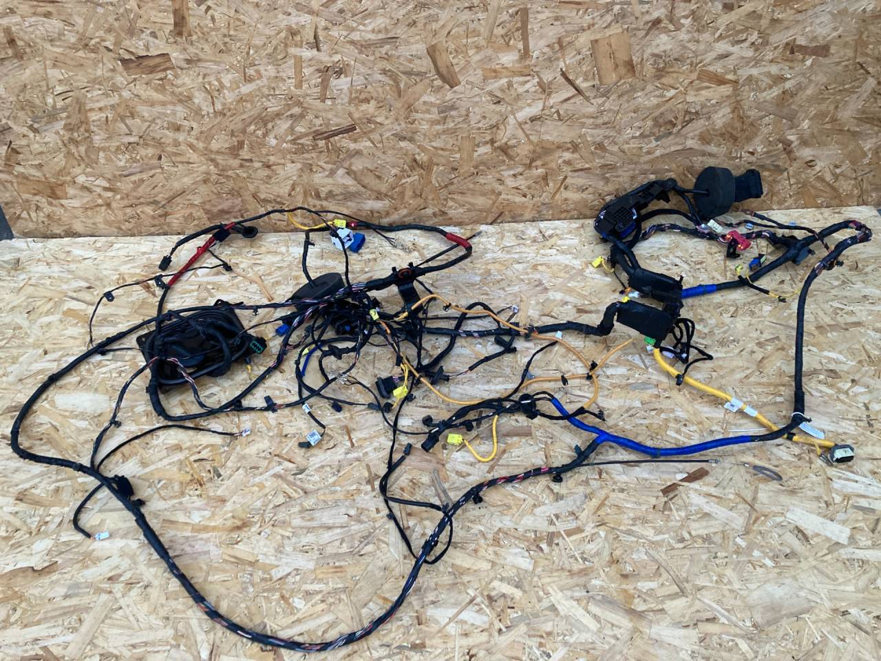 проводка салона Kia K5 3 поколение 2020, 1.6 л., G4FP, бензин, АКПП, 91500L3030, 91710L3010 - фото №1