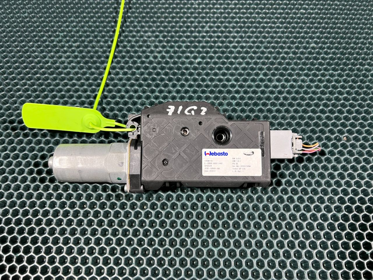 двигатель электролюка Land Rover Discovery 5 поколение L462 2017, 3.0 л., 306PS, бензин, АКПП, внедорожник 5 дв., LR083255, LR101101, LR123807, JY3253508AA - фото №1