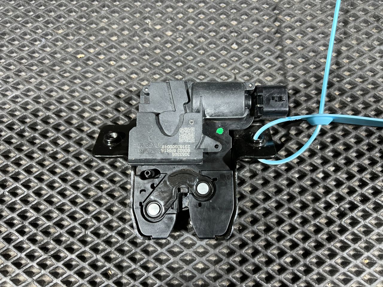 замок багажника Nissan Rogue T33 2022, 1.5 л., бензин, внедорожник 5 дв., 905026RR2A, 905026RF0A, 905026RR0A, 905026RR1A - фото №1